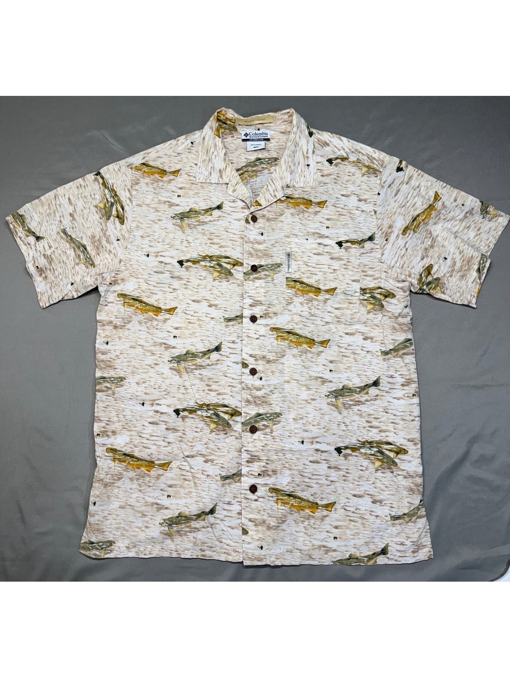 Columbia River Lodge Men's Medium Short Sleeve Button-Up Shirt